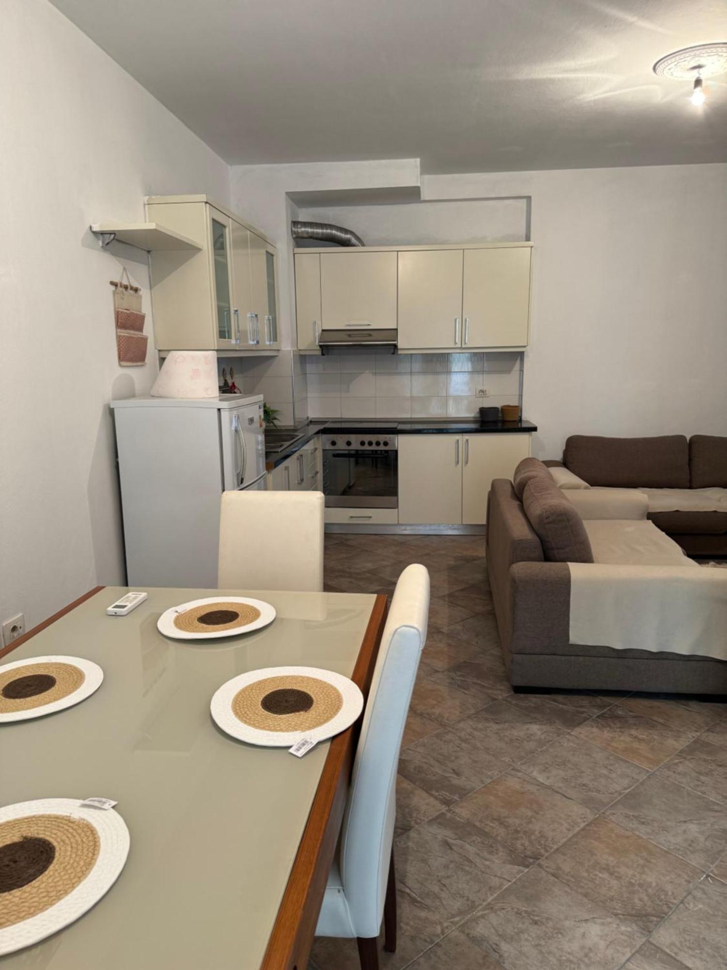 Centre Lions Gate 8 Apartament